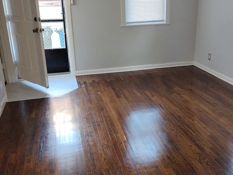 405 Denver Ct — Photo 1