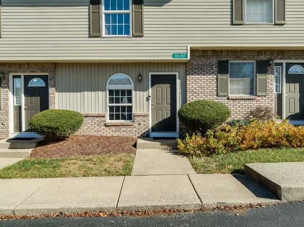 753 E Sherwood Hills Dr, Bloomington, IN 47401