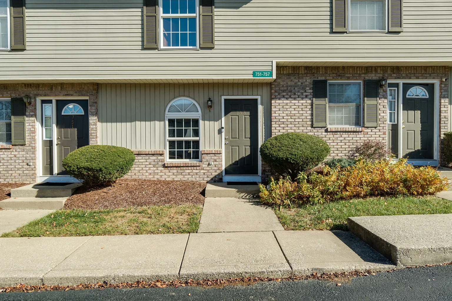 753 E Sherwood Hills Dr photo 1