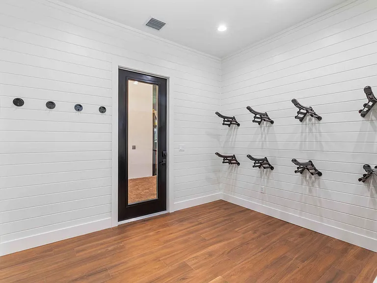4985 Stables Way — Photo 43