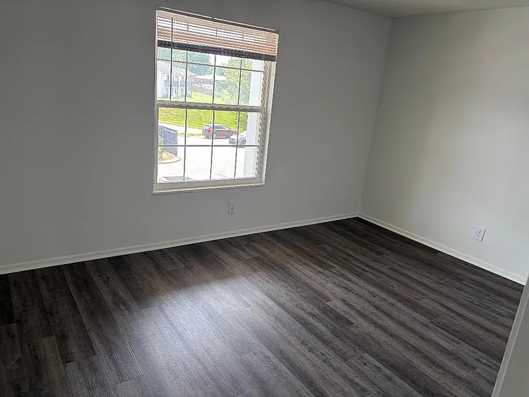 240 Grovewood Pl — Photo 5