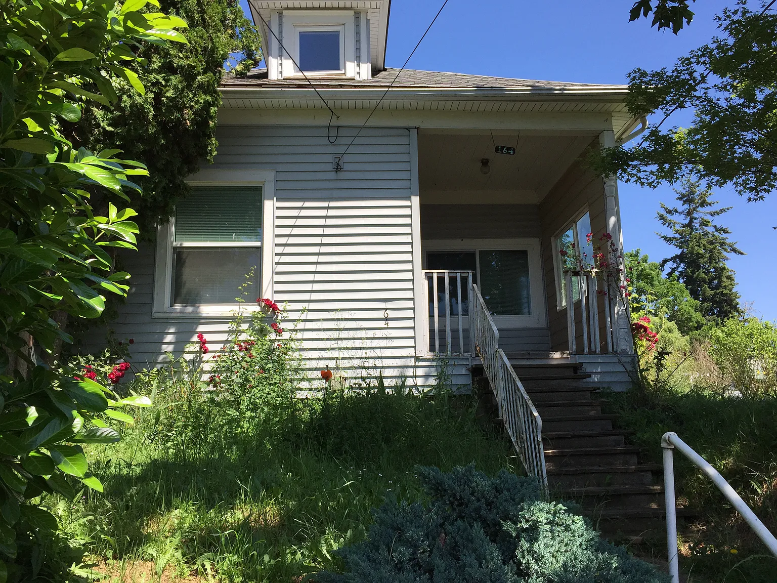 164 NW Willamina Dr photo 1