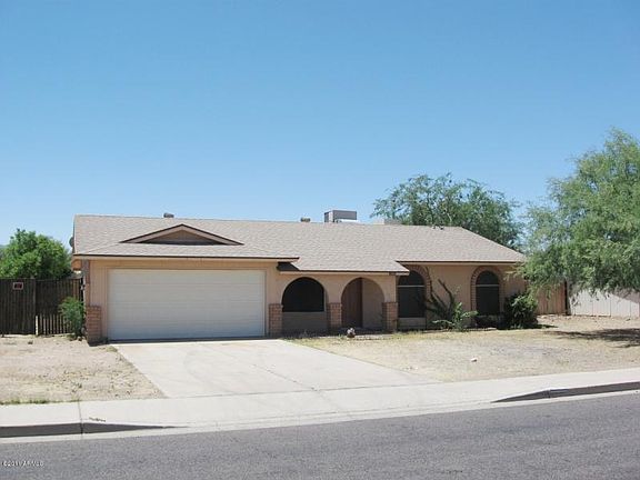 2 Car Garage, 3 Bd, 2 bth