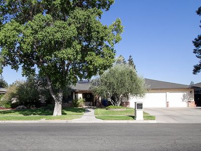 7674 N Barton Ave, Fresno, CA, 93720