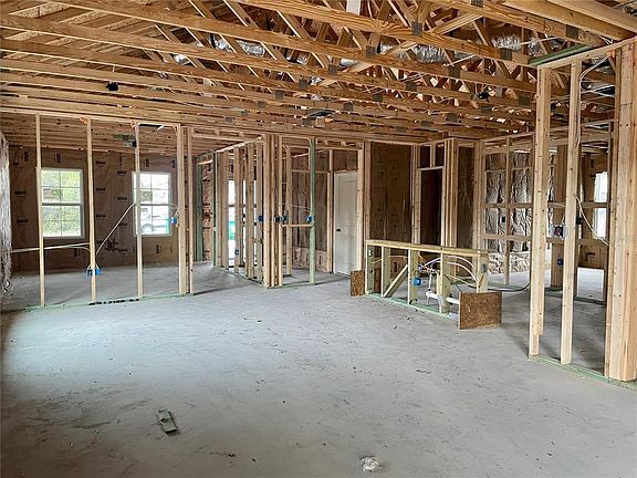 4th image of 2917 W Covington Dr