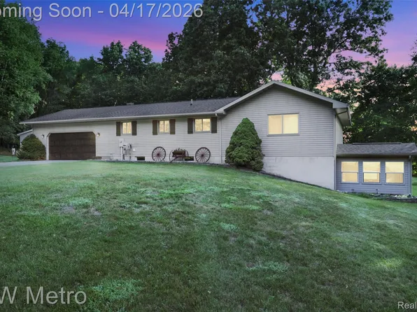 355 Dockham Rd, Columbiaville, MI 48421