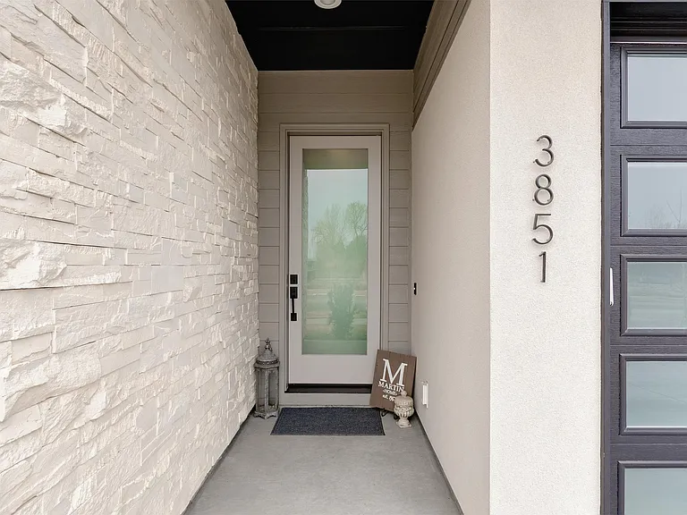 3851 W Crossley Dr — Photo 3