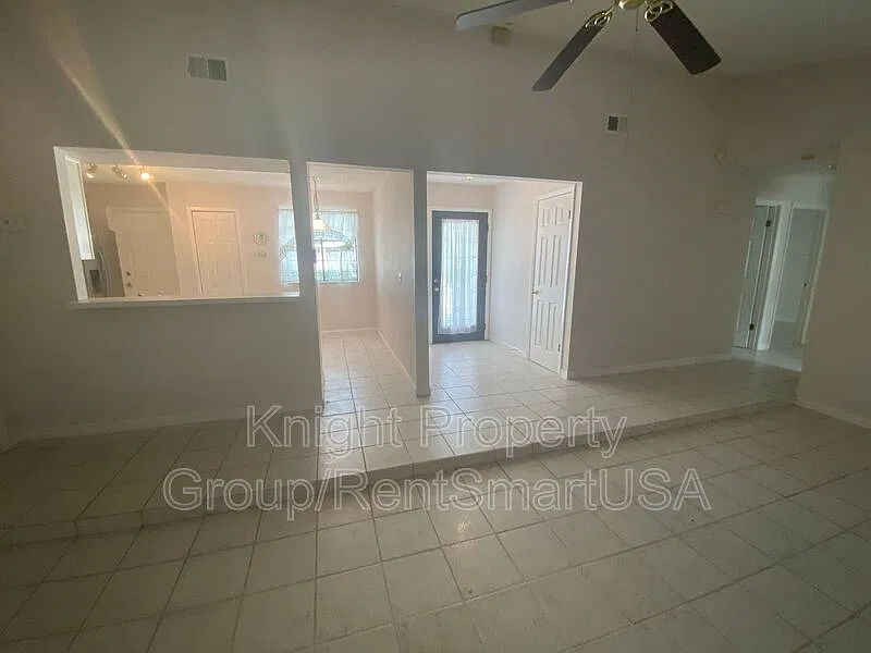 4 bed, 2.0 bath, 1380 sqft, $2,095 — Photo 4