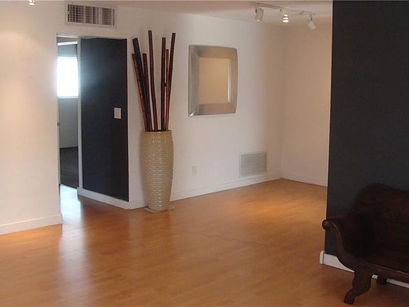 3rd image of 2050 NE 39th St APT 205