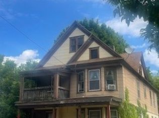 1217 Valley Dr, Syracuse, NY 13207