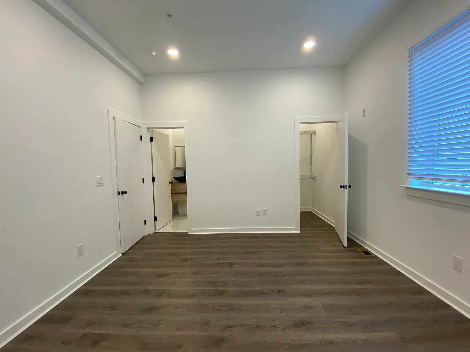 3 bed, 1000 sqft, $1,950 — Photo 4