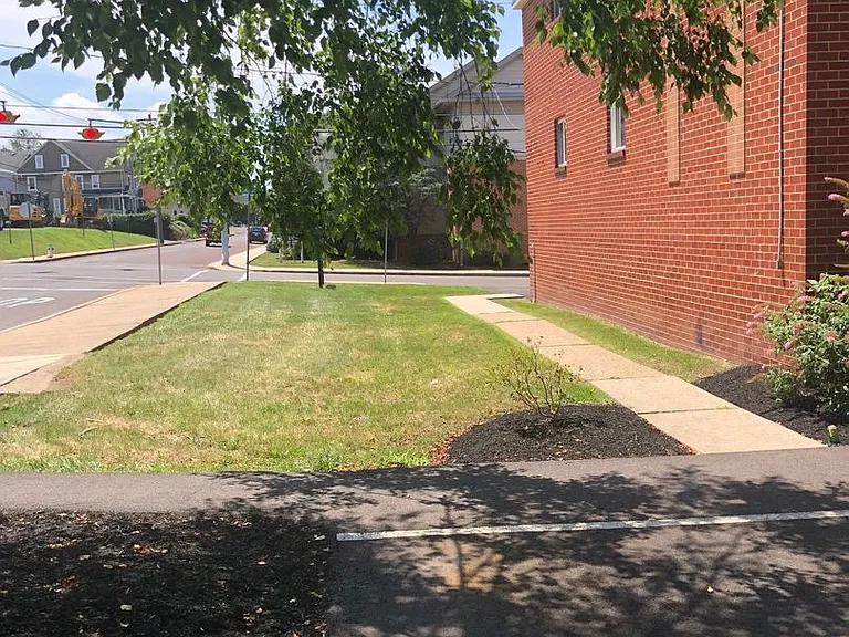 203 E Chestnut Street — Photo 25