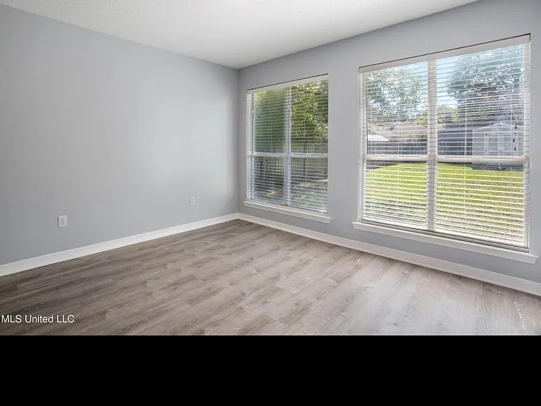 10483 Steeplechase Dr — Photo 17