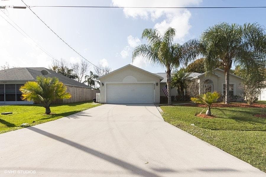 1st image of 2526 SE West Blackwell Dr