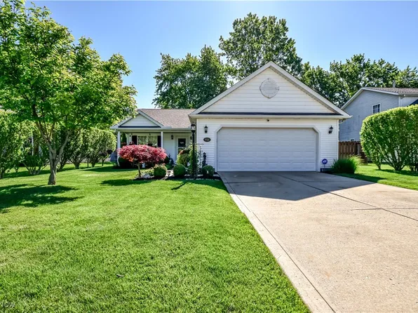 956 Lake Terrace Dr, Painesville, OH 44077