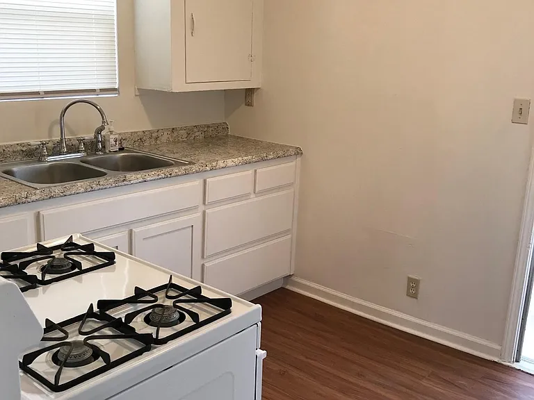 713 1/2 Lincoln Ave — Photo 3