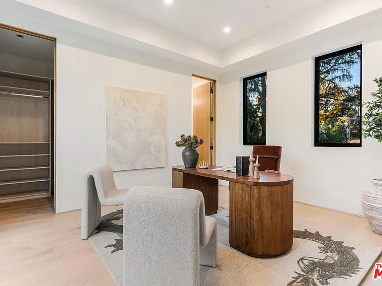 5064 Encino Ave — Photo 23