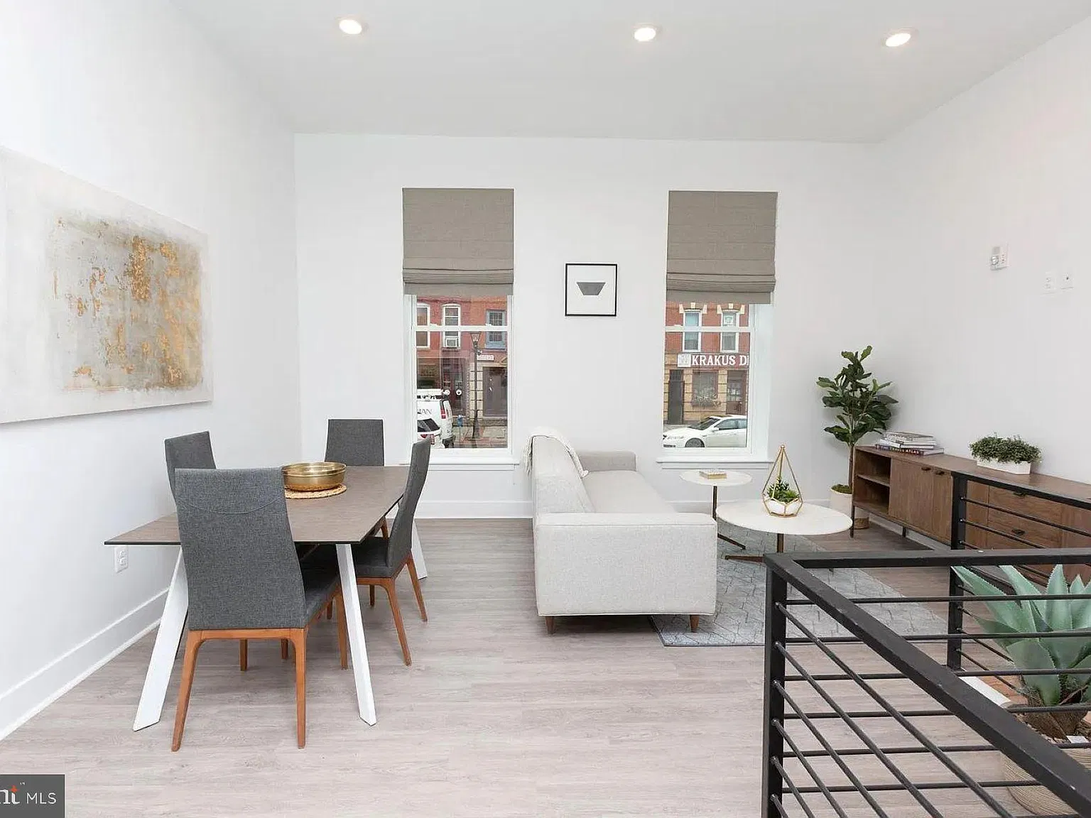2 bed, 2.0 bath, 901 sqft, $2,300 — Photo 3