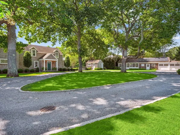 137 Montauk Hwy, Quogue, NY 11942