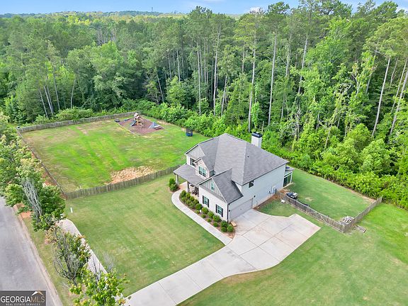 4th image of 231 Homestead Cir