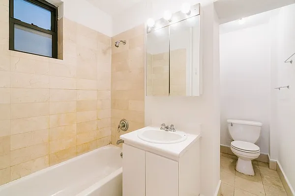 Rented by Sky Management | media 32