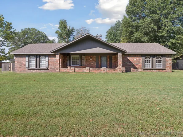 9726 S Houston Ave, Jenks, OK 74037