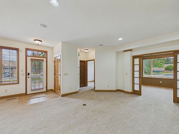 3rd image of 12402 Flanders Ct NE Unit I