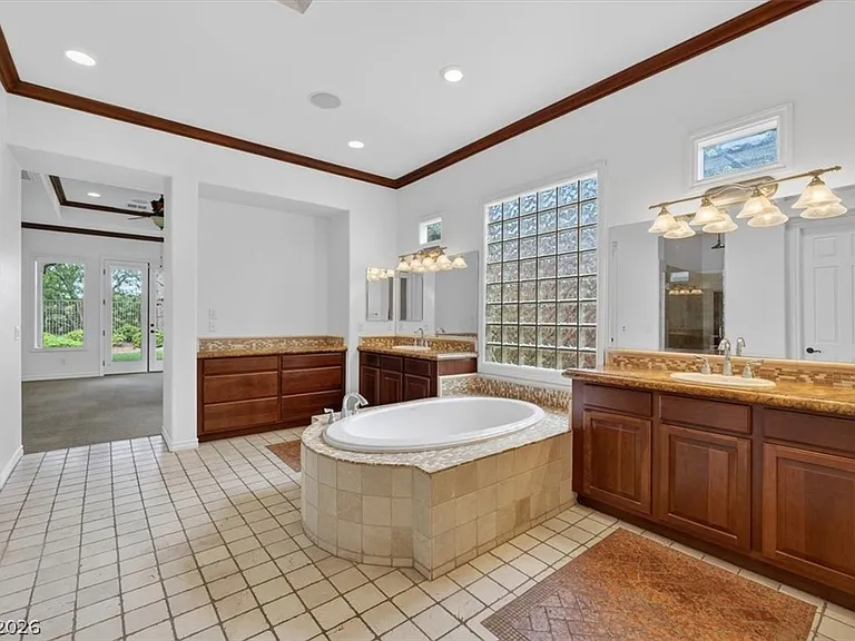 77 Tapadero Ln — Photo 33