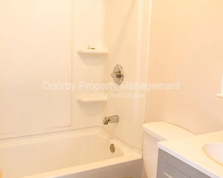 1503 E 18th St — Photo 8