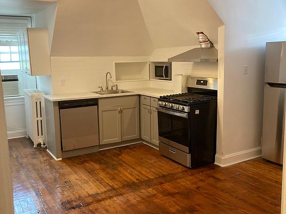 2nd image of 1211 Colonial Ave APT 4