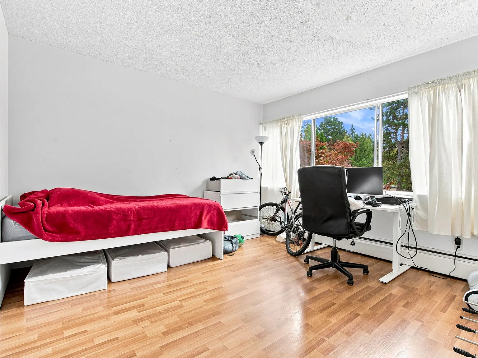 2 bed, 952 sqft, $2,700 — Photo 2