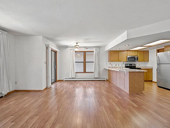 4th image of 518 1/2 Eastgate Ct Unit 1