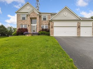 1111 Magnolia Rd, Mundelein, IL 60060