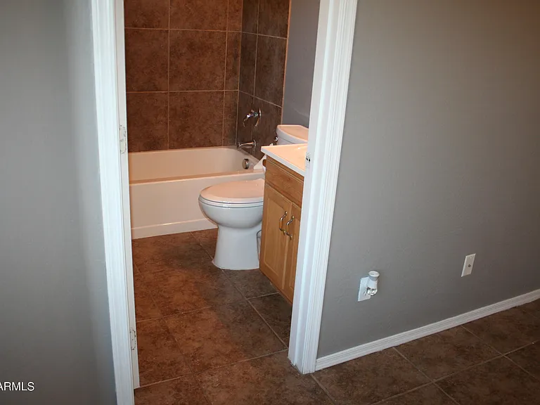 11207 W Hopi St — Photo 35