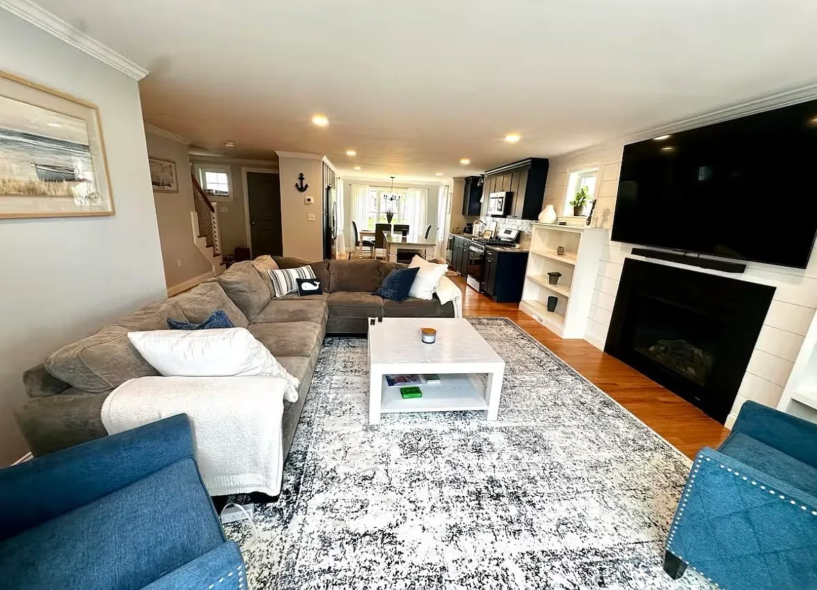 2 bed, 2.5 bath, 1803 sqft, $3,600 — Photo 2