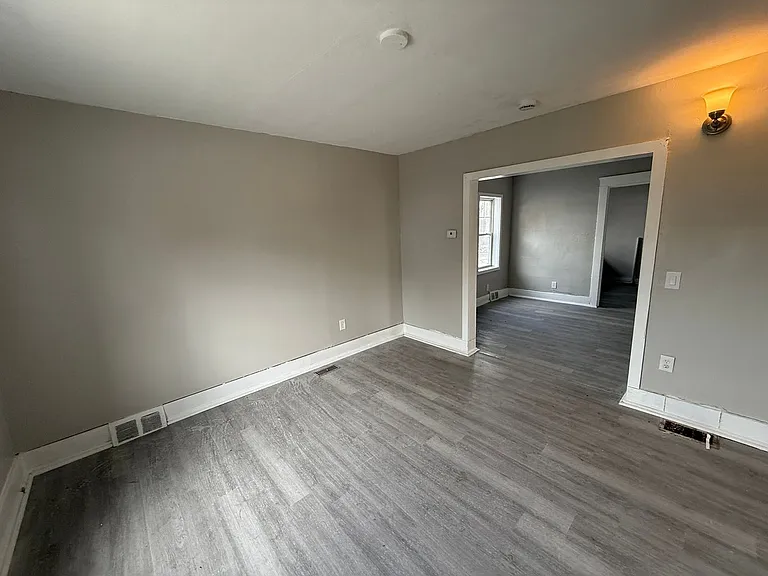 1421 Long Ave — Photo 25