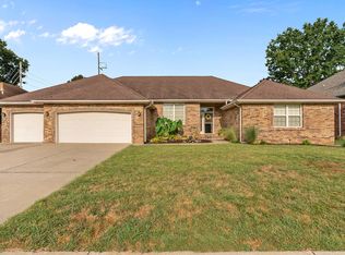 3379 S Woodstock Avenue, Springfield, MO 65809
