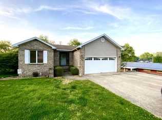 13 Hilltop Dr, Jackson, OH 45640