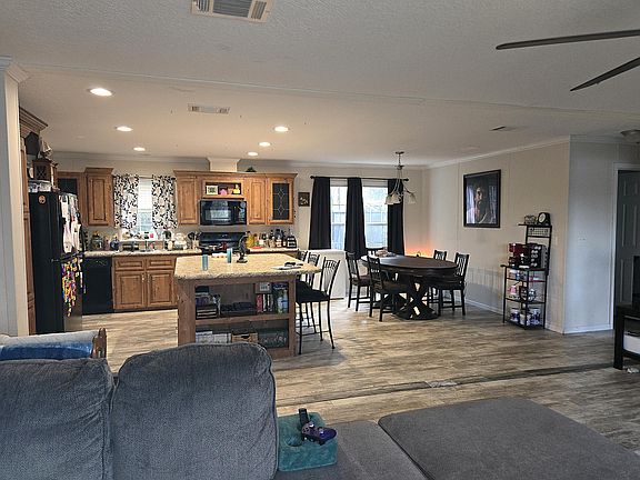 5th image of 1009 NE 5th Street