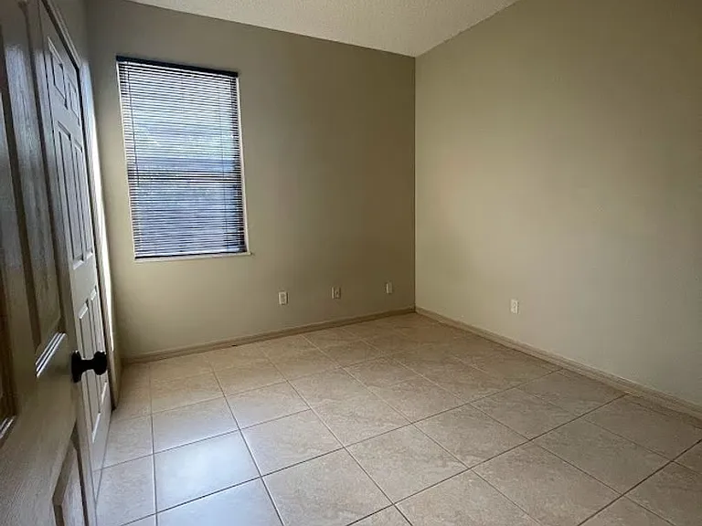 1819 Wedgewood Way — Photo 13