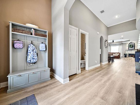 3rd image of 6331 Arbor Rose Ln