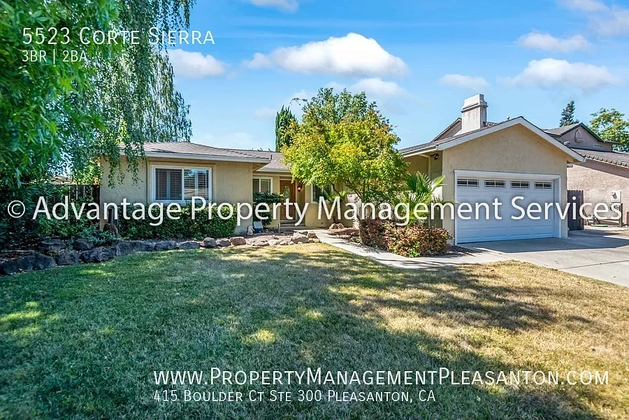 Nice 3 Bed, 2 Bath, 1,932 sq ft house located near downtown Pleasanton — Photo 2