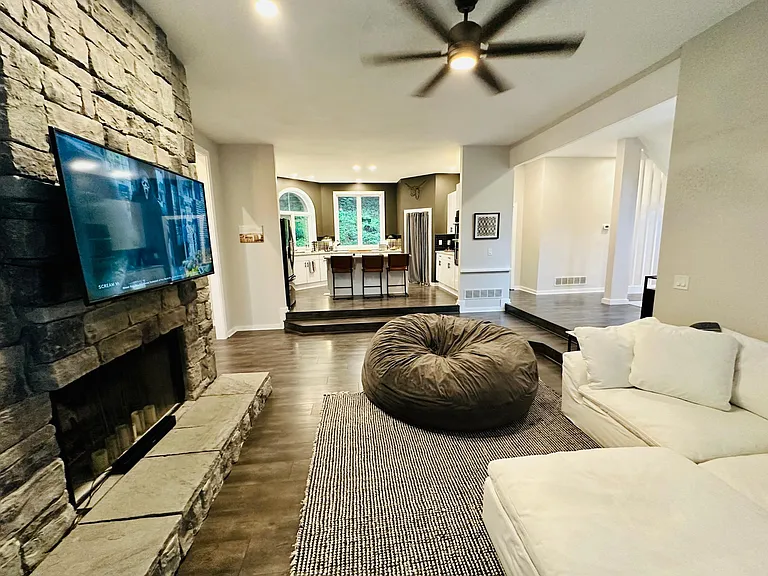 2607 Phoenix Hill Dr — Photo 9