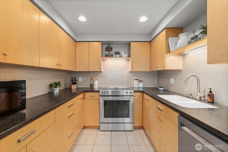 5th image of 8225 212th Street SW #304