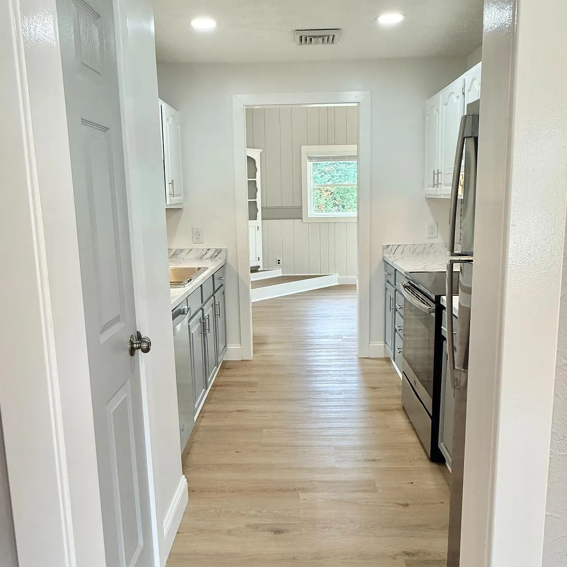 4 bed, 1.5 bath, 1586 sqft, $3,250 — Photo 4