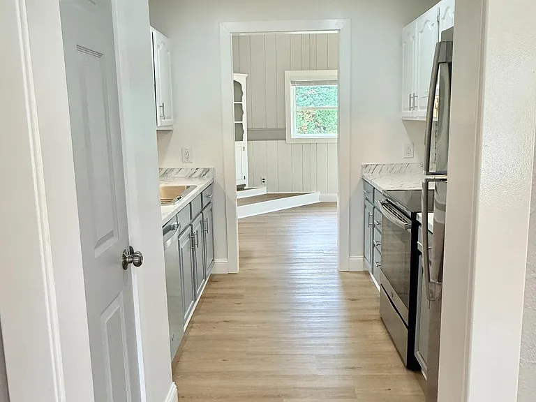30 Ursinus Ave — Photo 4