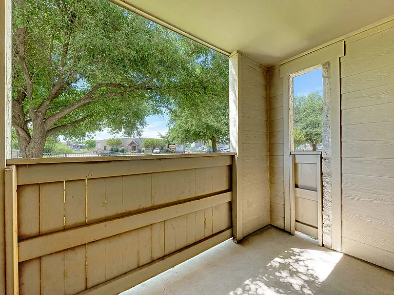Riverhorse Ranch Apartments I — Photo 10