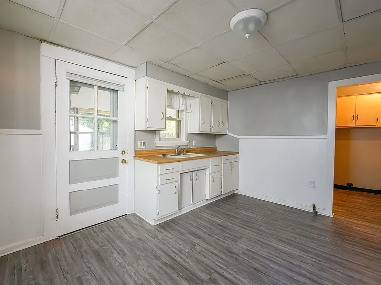 1808 E Oak St — Photo 12