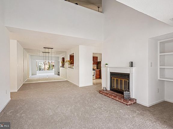 4th image of 2203 Hunters Run Dr