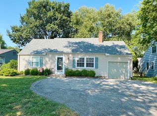 7118 Mission Rd, Prairie Village, KS 66208